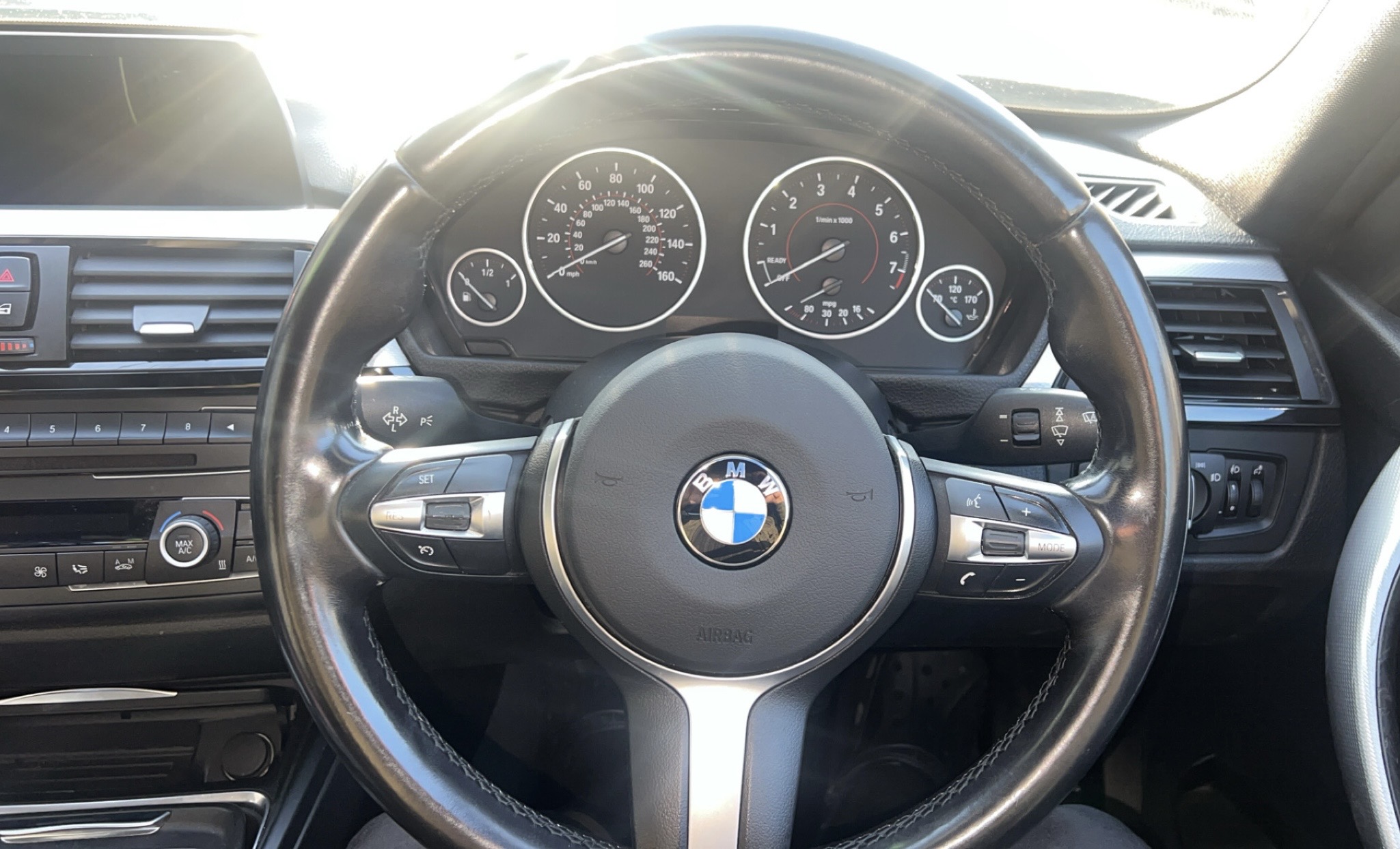 BMW 320i M SPORT