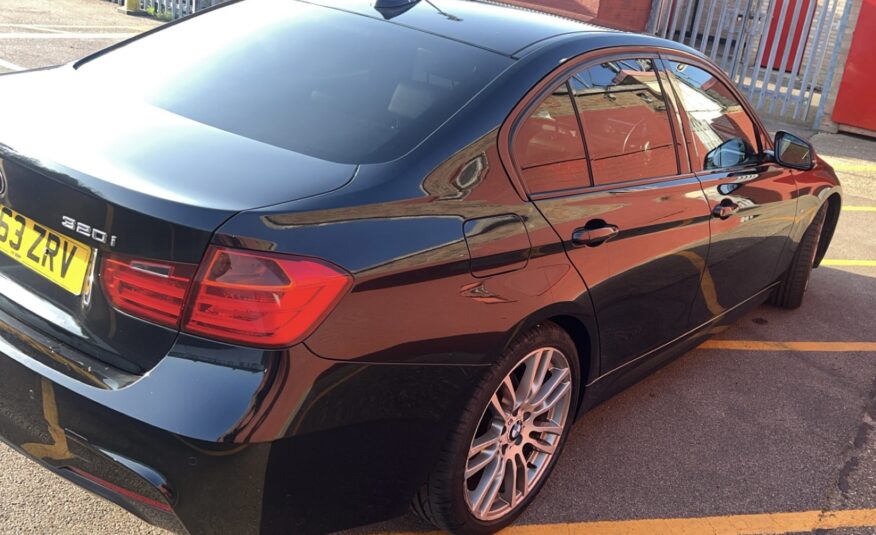 BMW 320i M SPORT
